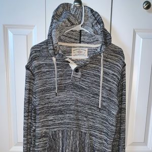 Hooded long sleeve pullover